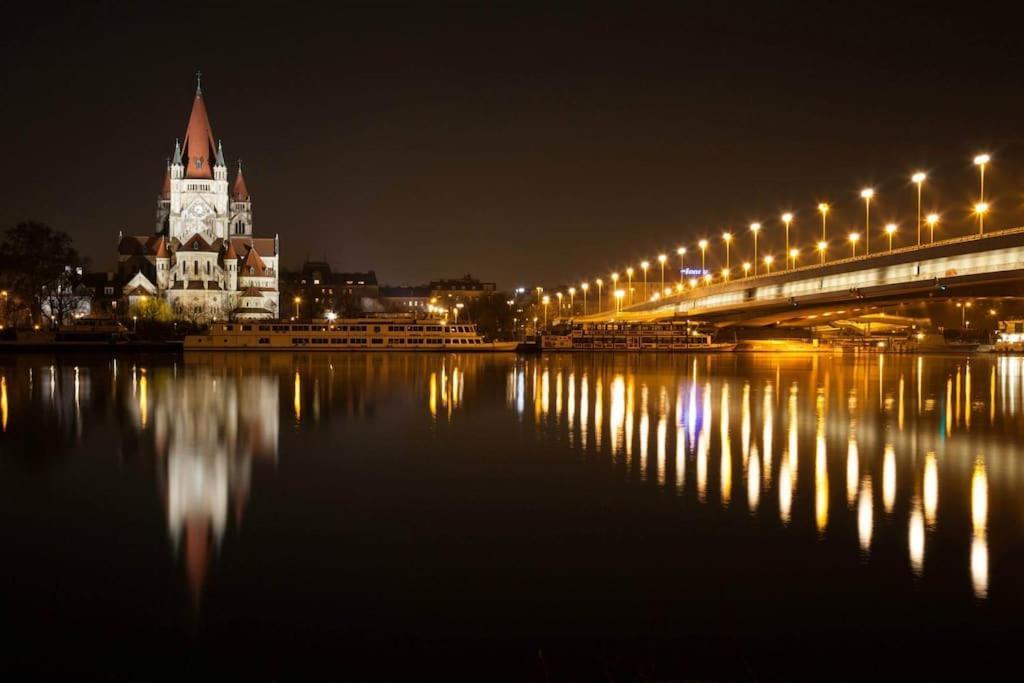 Schoenes Living Am Donauufer Wien Exterior foto