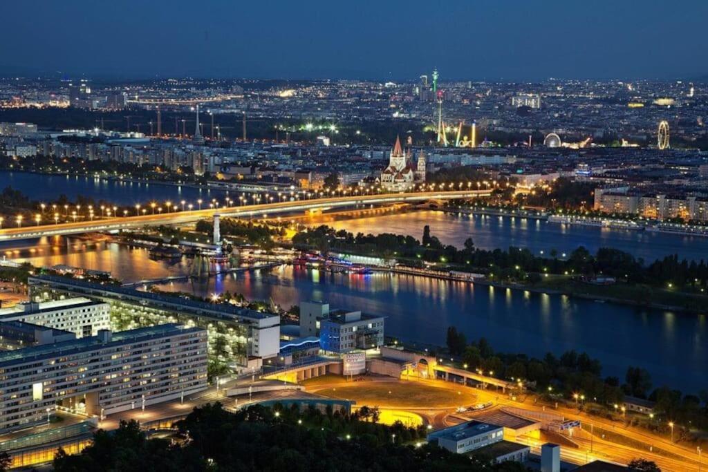 Schoenes Living Am Donauufer Wien Exterior foto