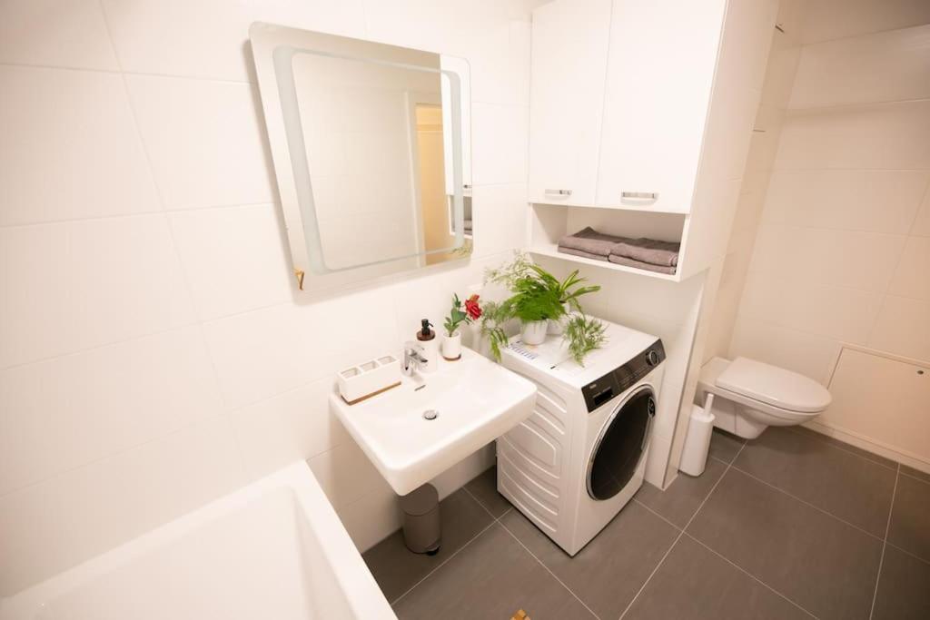 Schoenes Living Am Donauufer Wien Exterior foto